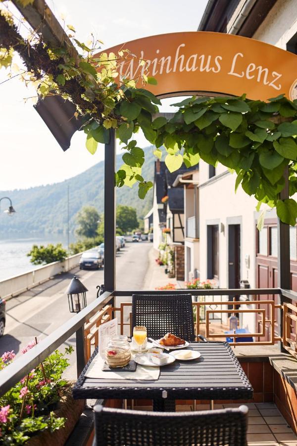 Отель Weinhaus Lenz Briedern Экстерьер фото