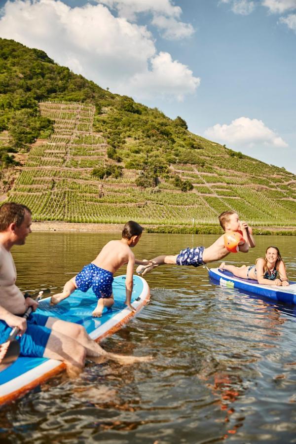 Отель Weinhaus Lenz Briedern Экстерьер фото